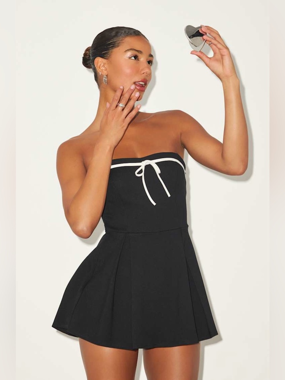 LULUS Strapless Bow Front Y2K Preppy Tenniscore Coquette Pleated Skort Romper L